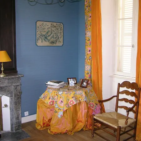 Chateau Des Lutz Bed & Breakfast Daon