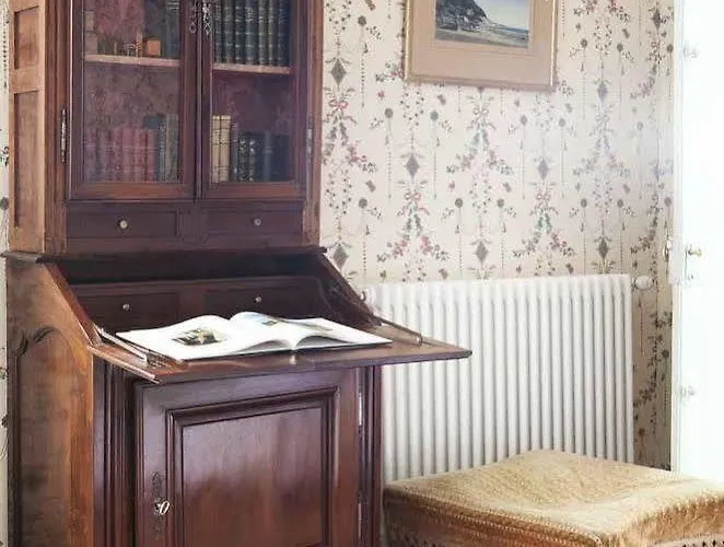 Bed & Breakfast Chateau Des Lutz 4*