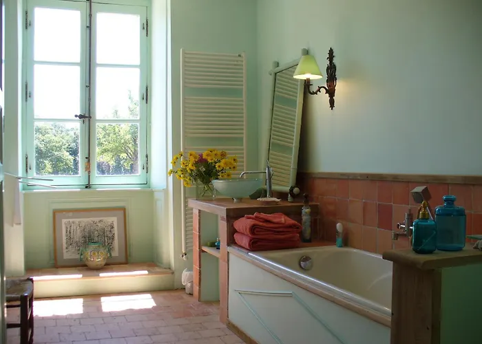 Chateau Des Lutz Bed & Breakfast Daon