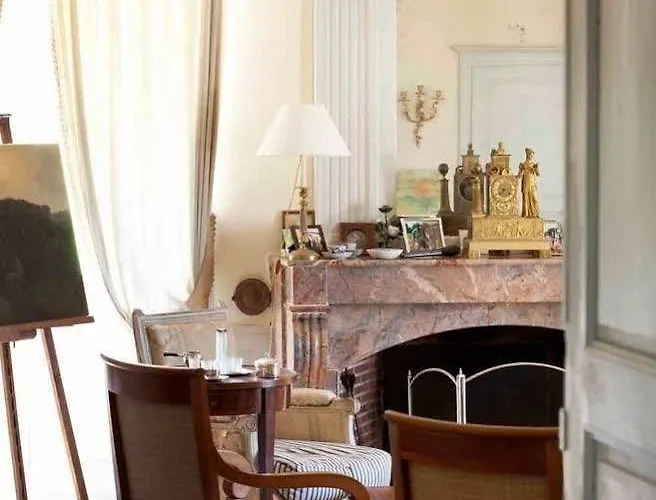 Chateau Des Lutz Bed & Breakfast 4*