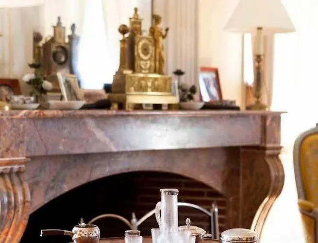 Chateau Des Lutz Bed & Breakfast 4*